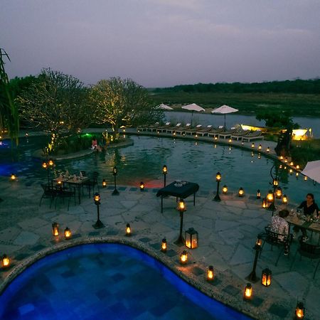 Barahi Jungle Lodge Meghauli Eksteriør billede