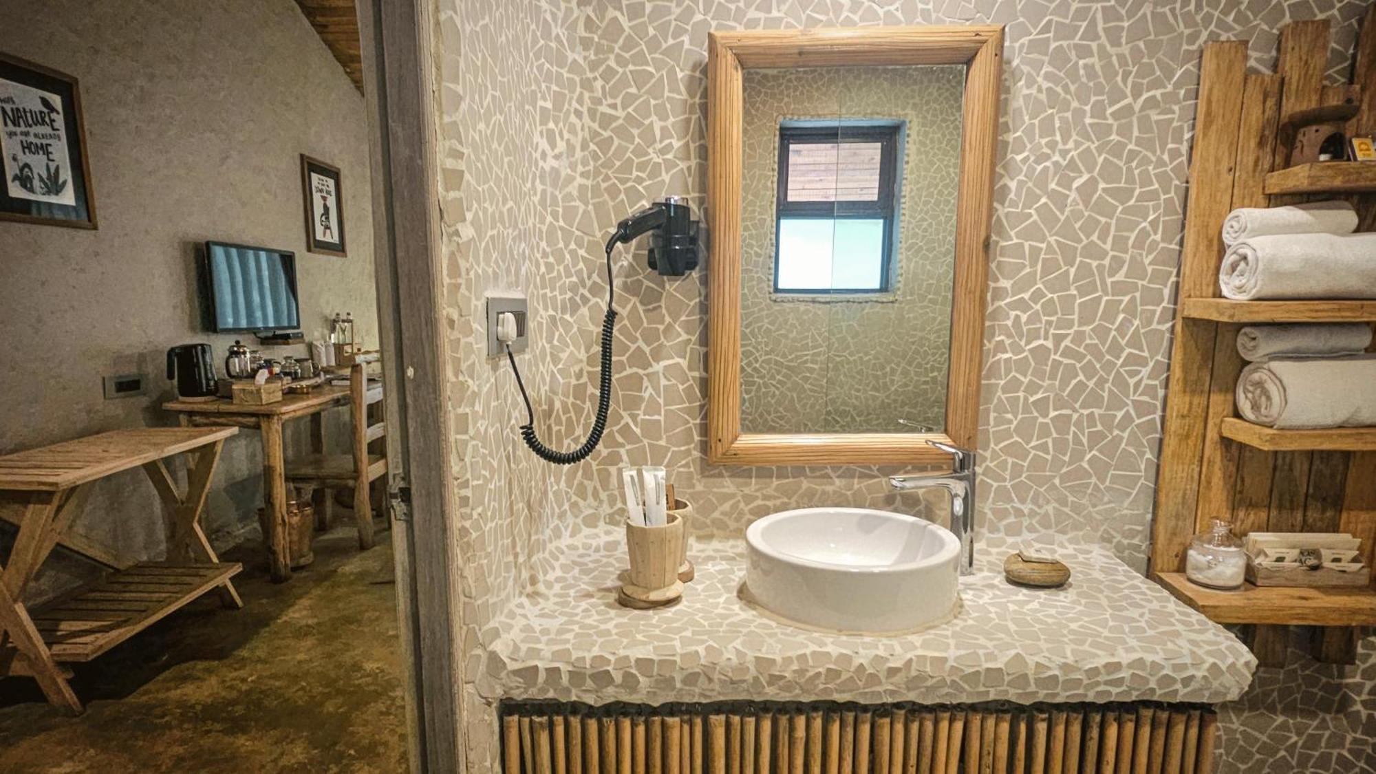 Barahi Jungle Lodge Meghauli Eksteriør billede