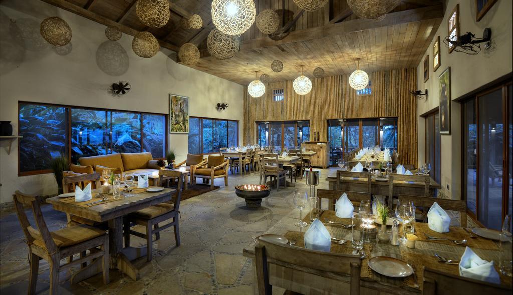 Barahi Jungle Lodge Meghauli Eksteriør billede