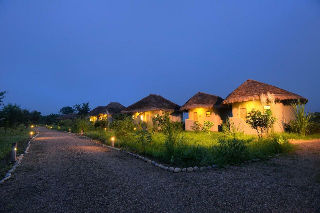 Barahi Jungle Lodge Meghauli Eksteriør billede