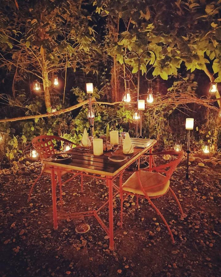 Barahi Jungle Lodge Meghauli Eksteriør billede